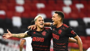 Flamengo goleia o Resende e dorme na liderança do Campeonato Carioca