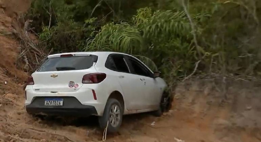 quatro-corpos-sao-encontrados-dentro-de-carro-metralhado-em-manaus-am-23122022093901060