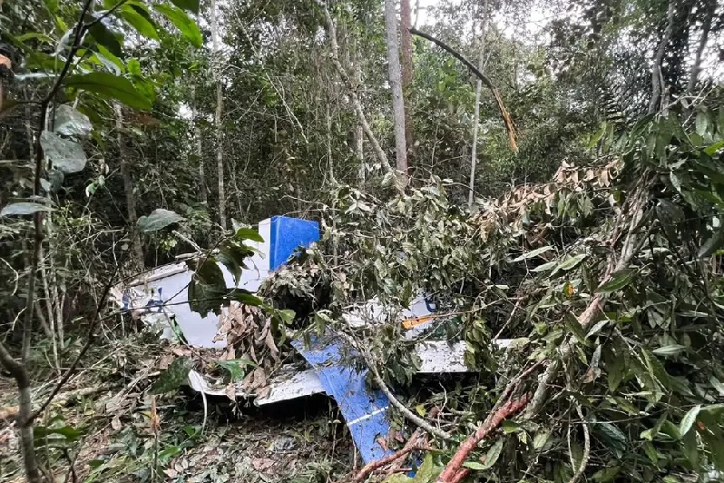 AVIÃO